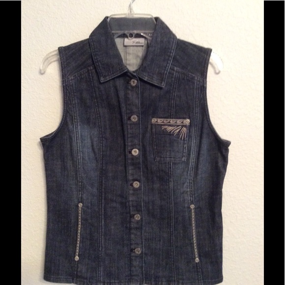 CHICO DENIM VEST TO WEAR WITH ANYTHING.SIZE SMALL - Picture 4 of 8